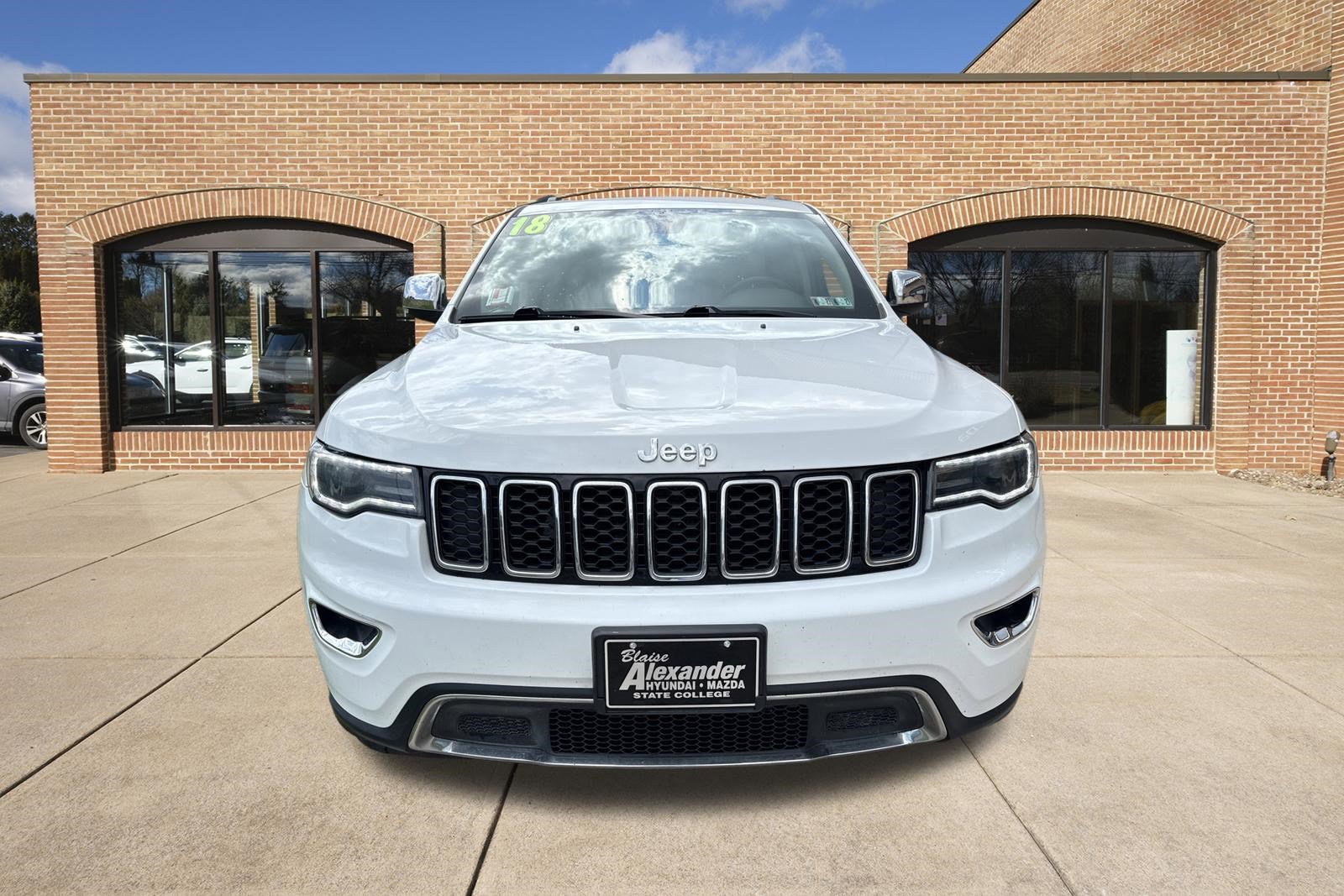 Used 2018 Jeep Grand Cherokee Limited w/ Luxury Group II AWD/4WD image 9