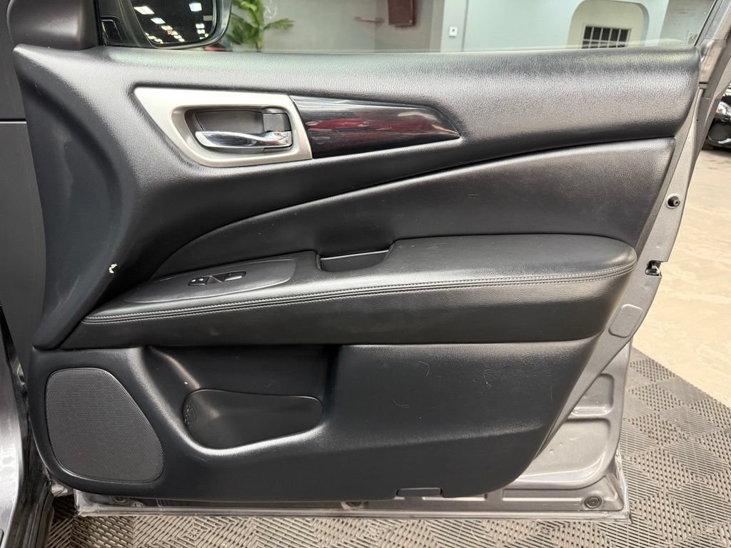 Used 2020 Nissan Pathfinder S AWD/4WD image 54