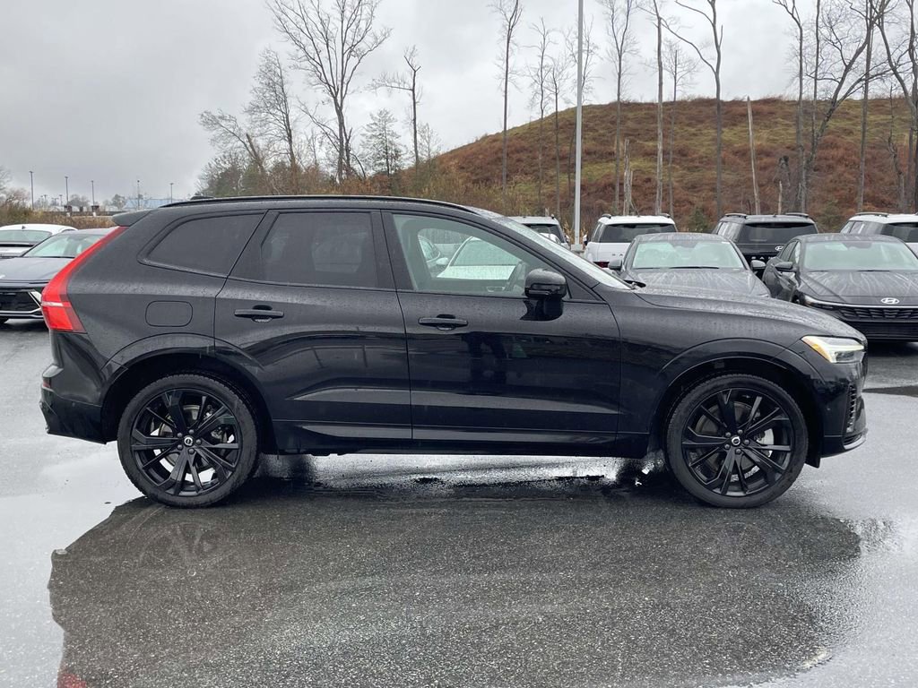 Used 2024 Volvo XC60 T8 Ultimate w/ Climate Package image 29
