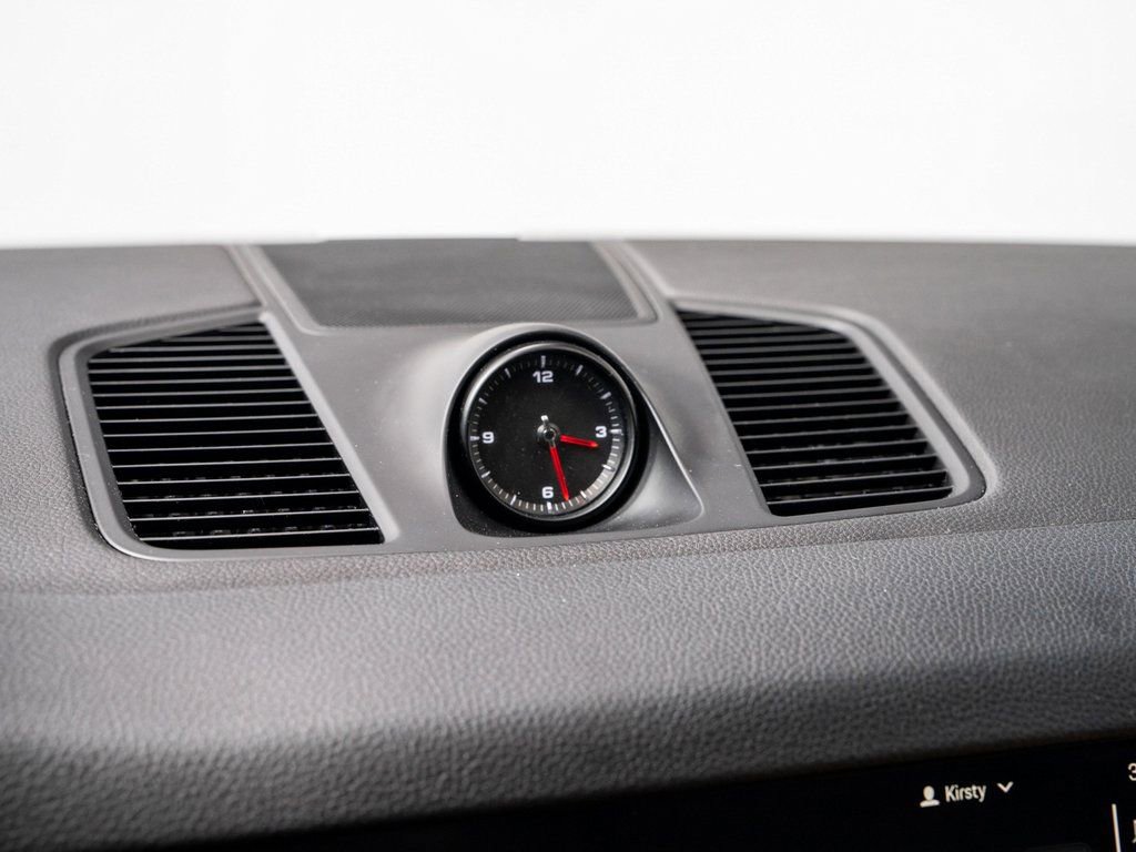 Used 2023 Porsche Cayenne Platinum Edition image 17