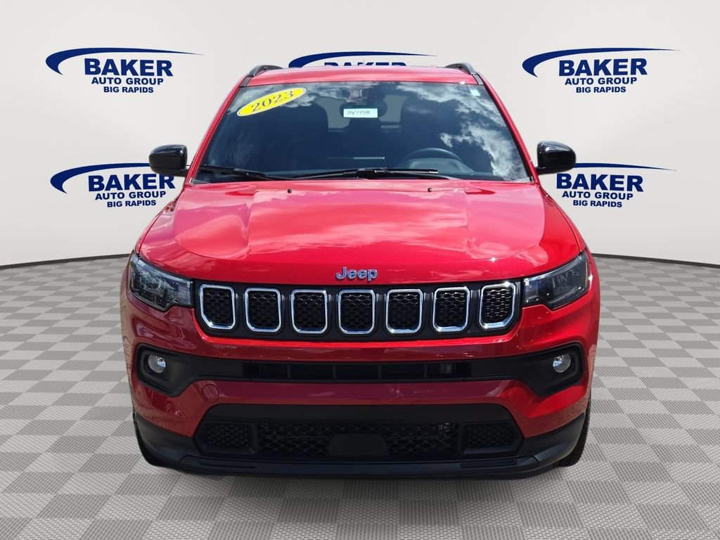 Used 2023 Jeep Compass Latitude AWD/4WD image 9