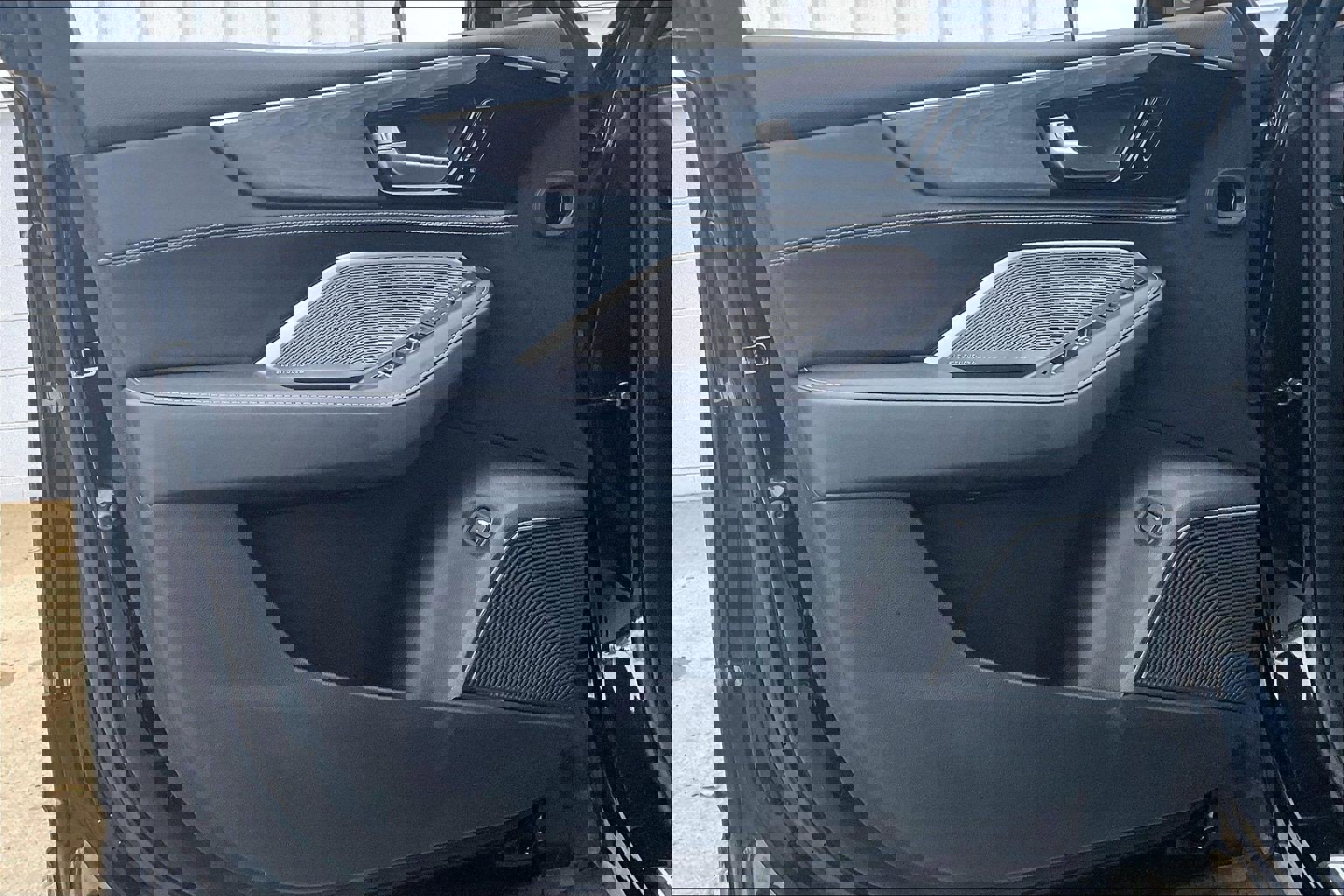 Used 2023 Acura MDX SH-AWD w/ Advance Package image 28