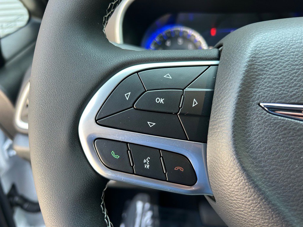 New 2025 Chrysler Voyager LX image 17