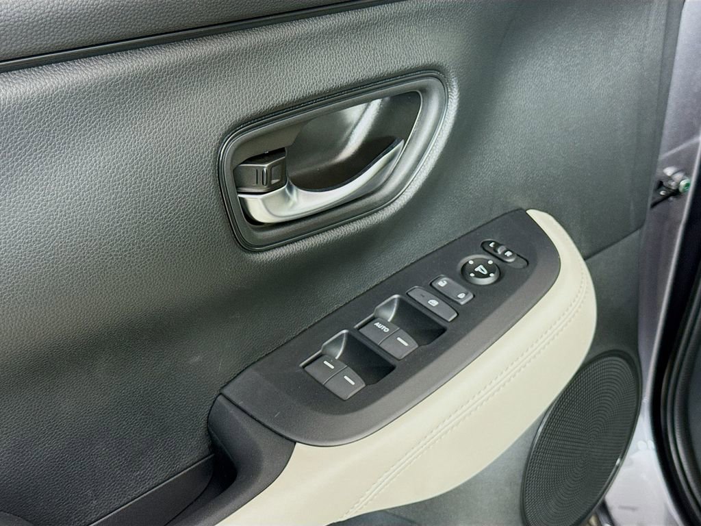 New 2026 Honda HR-V LX image 18