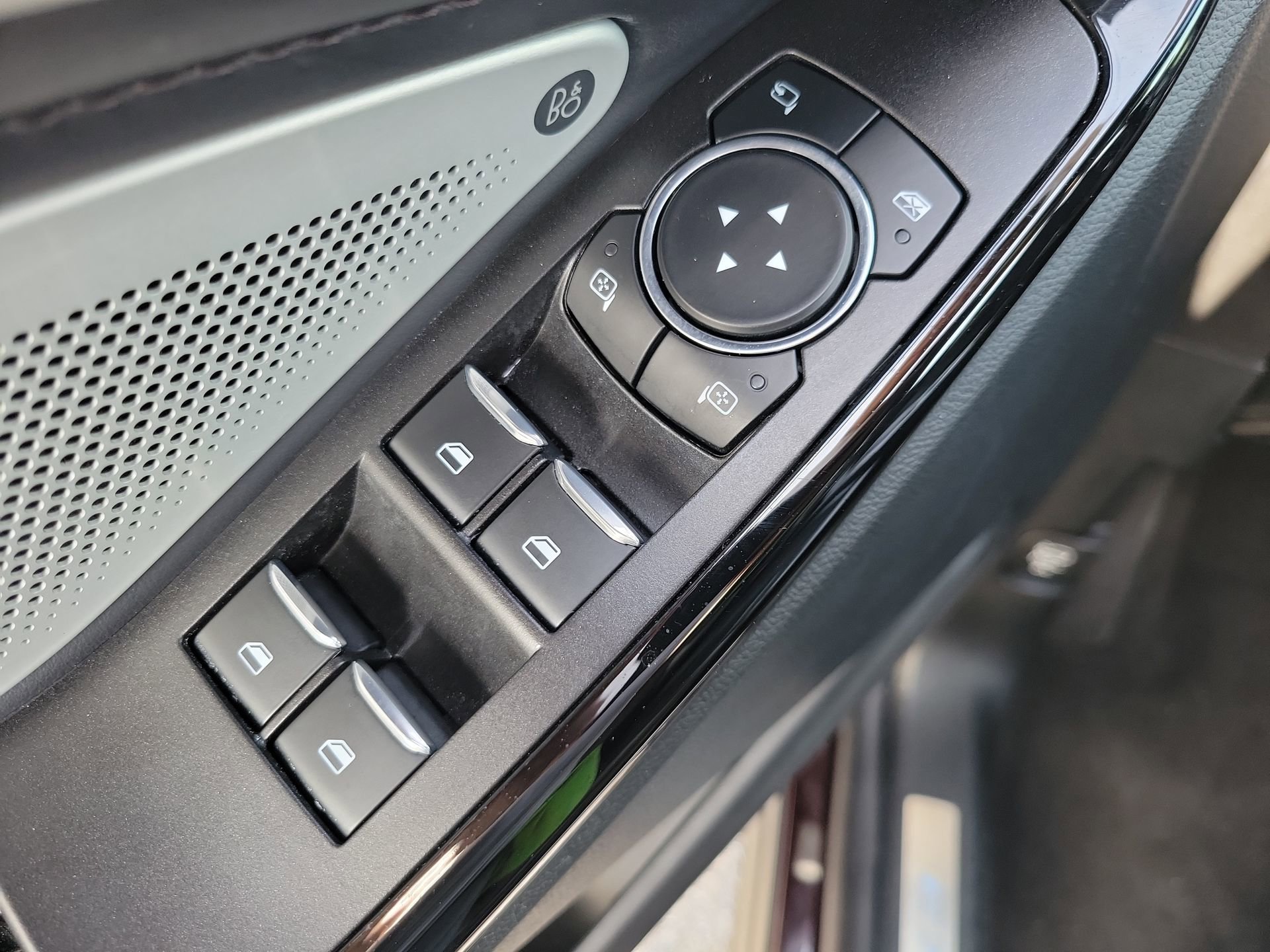 Used 2023 Ford Explorer Platinum w/ Technology Package image 19