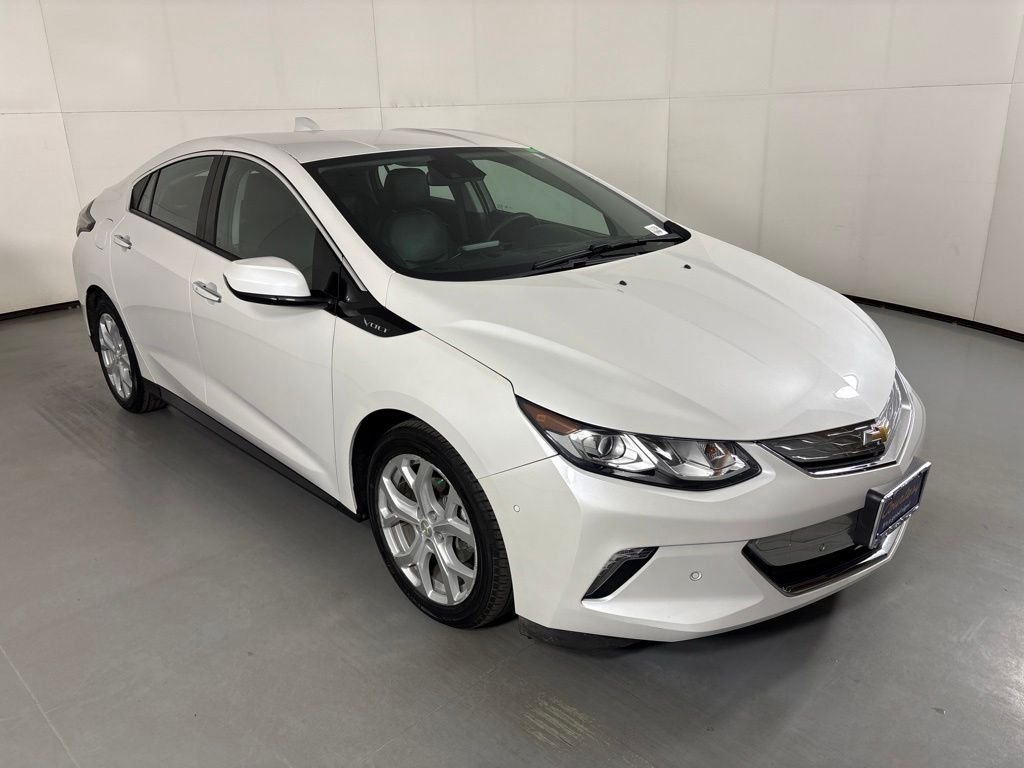 Used 2018 Chevrolet Volt Premier w/ Driver Confidence Package FWD image 2