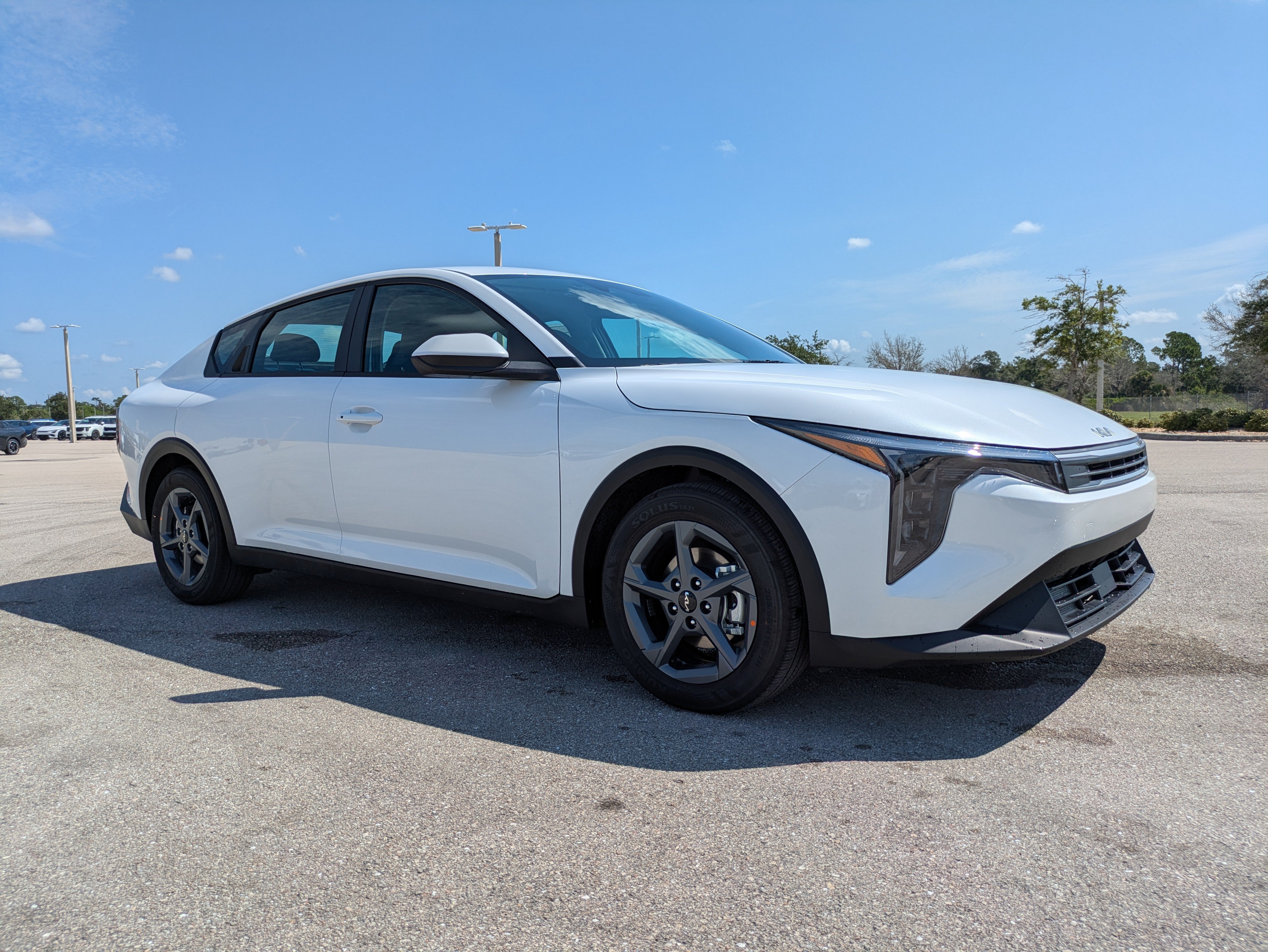 New 2026 Kia K4 FWD image 2