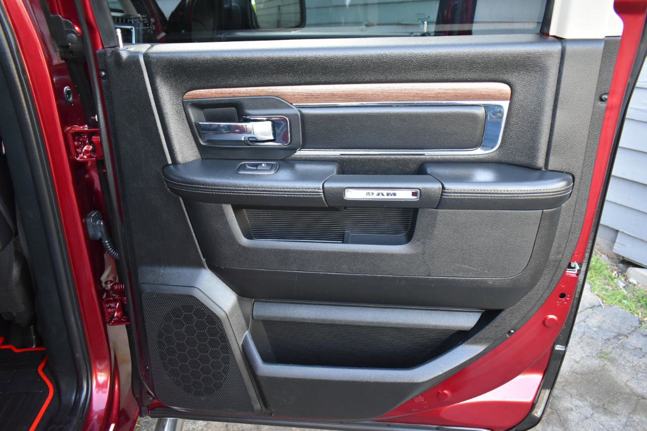 Used 2018 RAM 1500 Laramie w/ Convenience Group AWD/4WD image 37