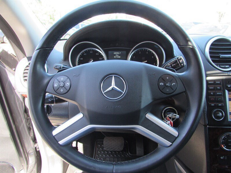 Used 2011 Mercedes-Benz GL 450 4MATIC image 18