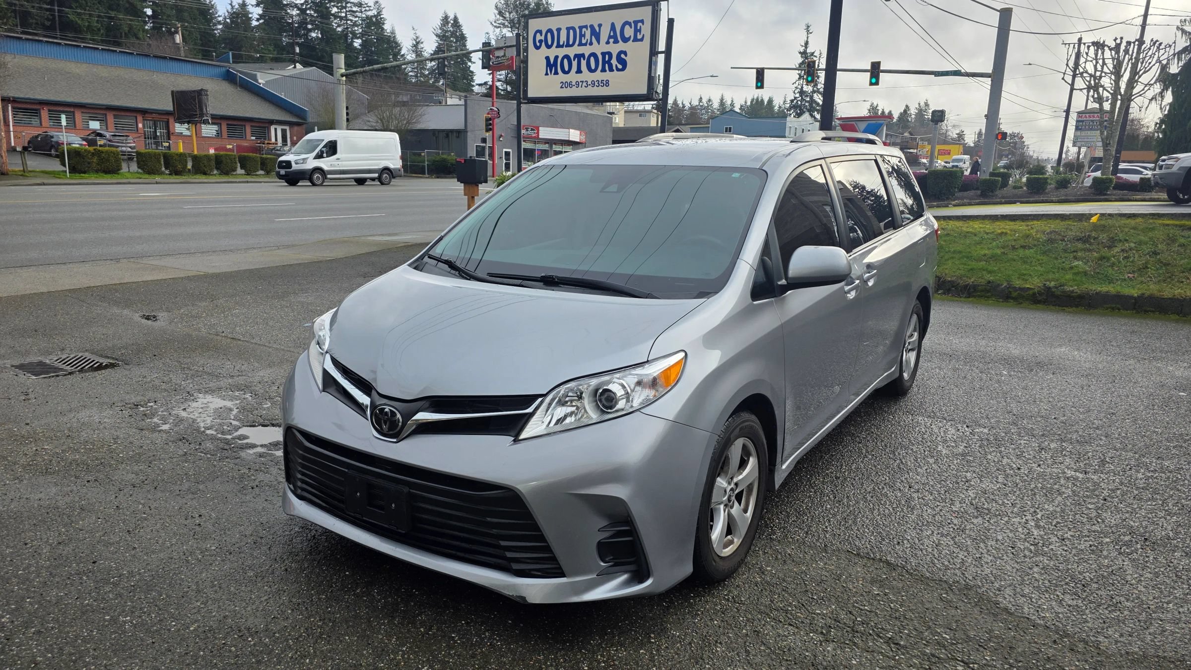 Used 2018 Toyota Sienna LE