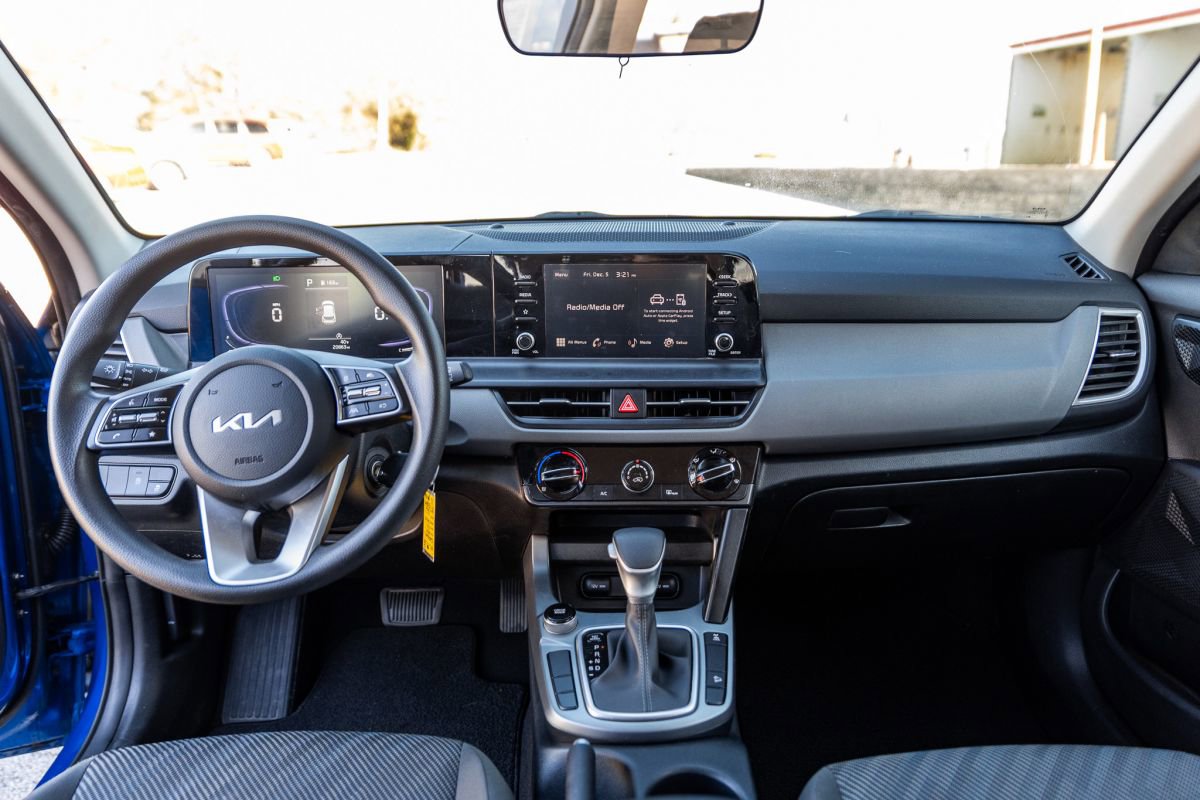 Used 2024 Kia Seltos LX image 10