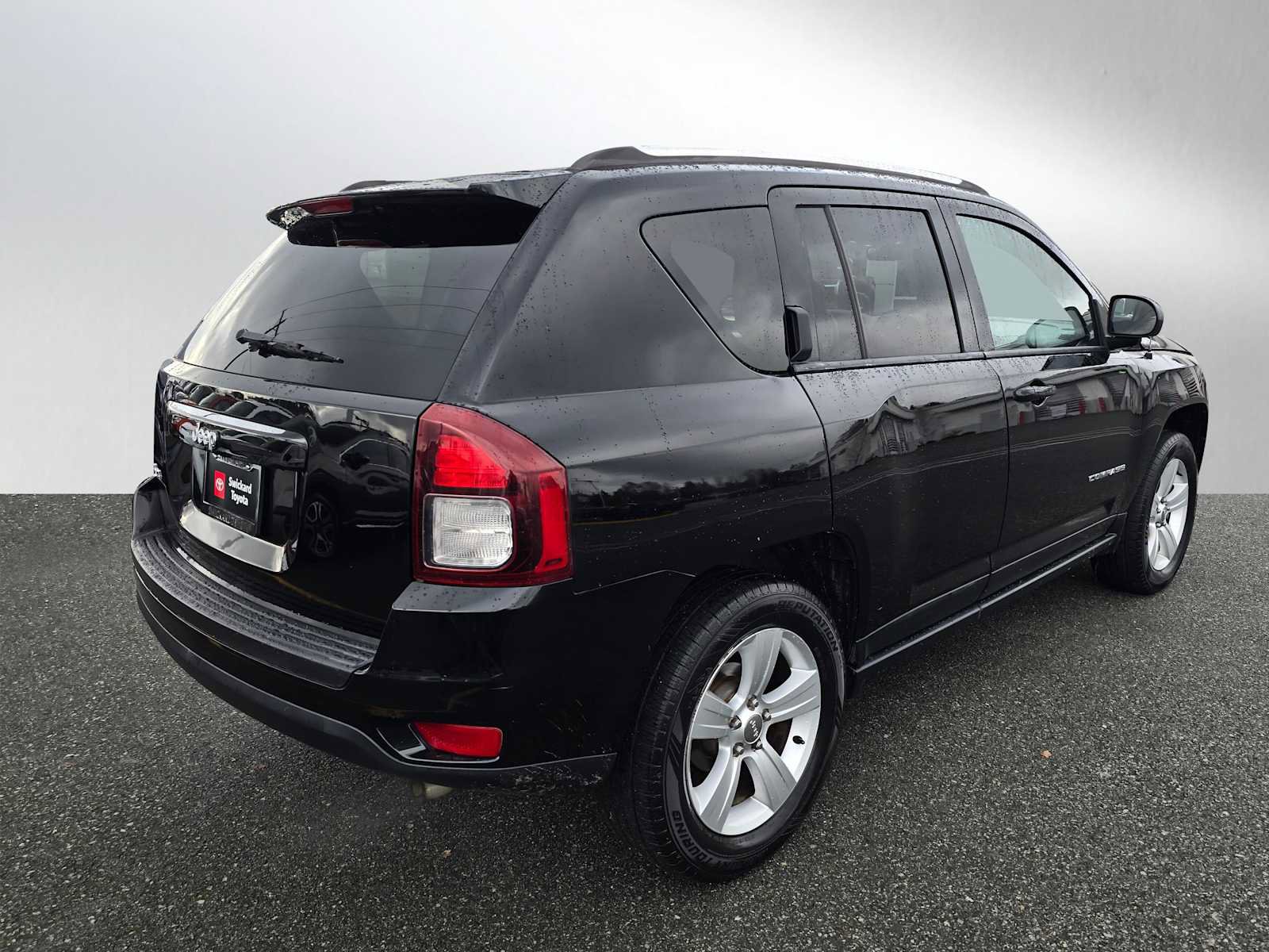 Used 2015 Jeep Compass Sport image 3