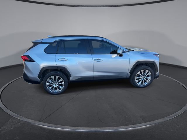 Used 2023 Toyota RAV4 XLE Premium image 18