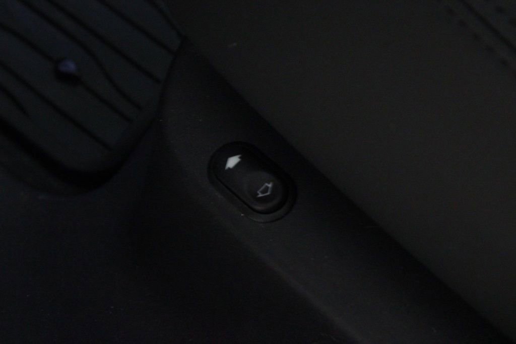 Used 2024 Land Rover Range Rover Velar Dynamic HSE image 39