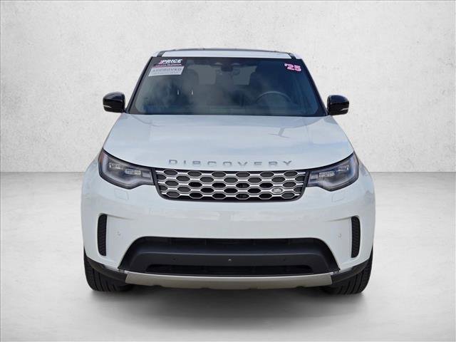 Certified 2025 Land Rover Discovery S image 2