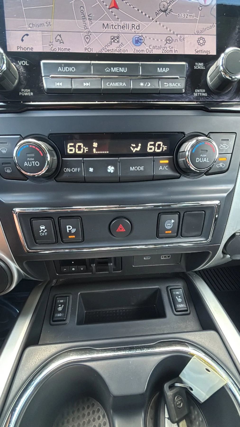 Used 2021 Nissan Titan SV w/ SV Convenience Package image 15