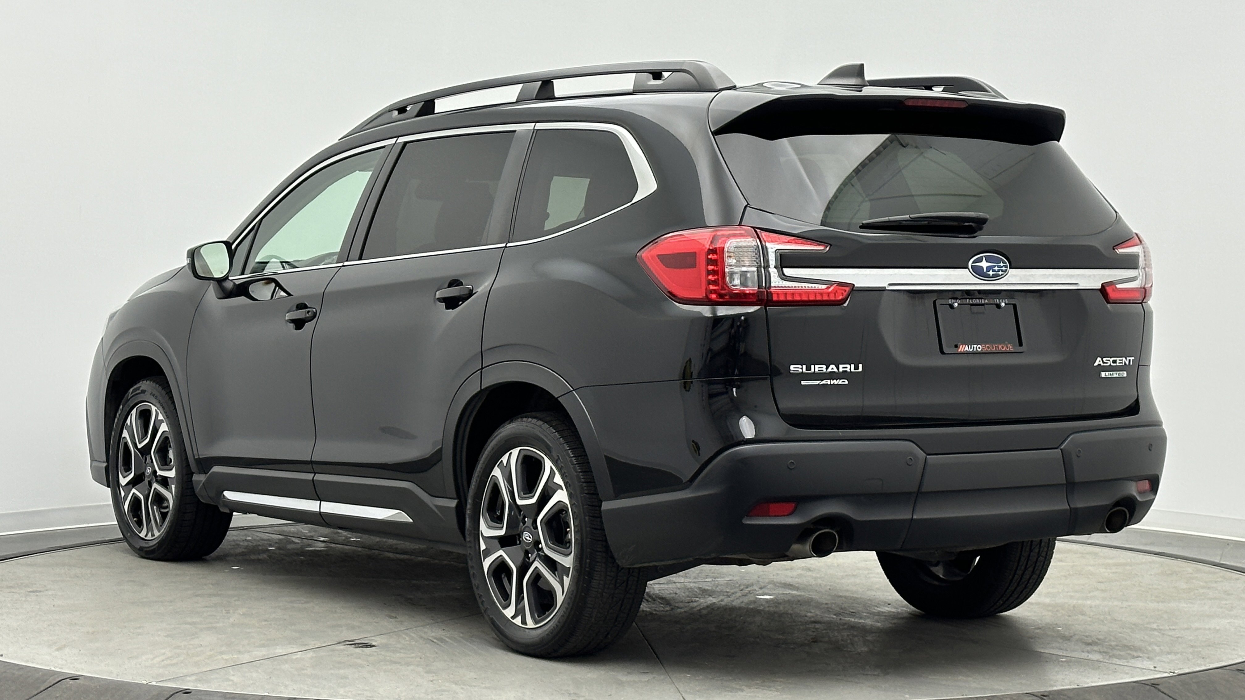 Used 2023 Subaru Ascent Limited image 5