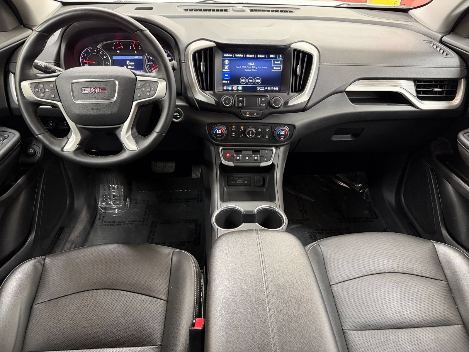 Used 2024 GMC Terrain SLT AWD/4WD image 35
