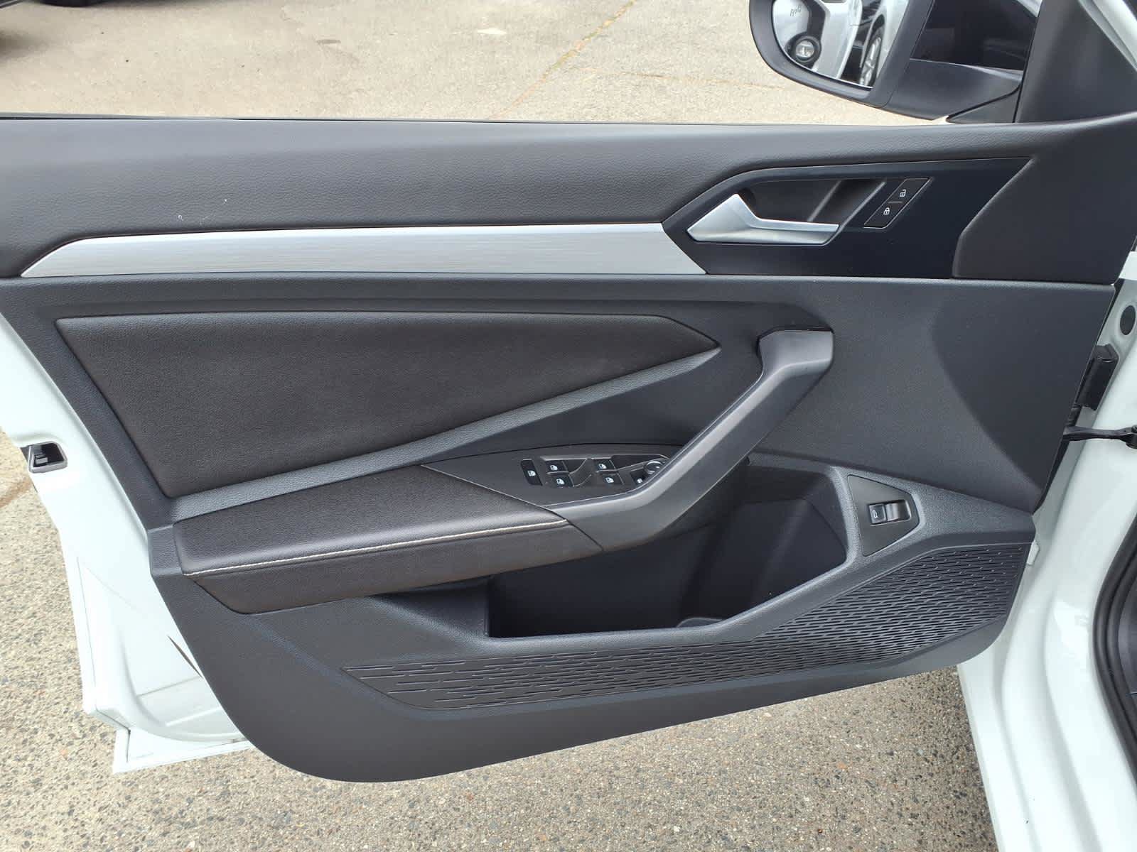 Used 2025 Volkswagen Jetta Sport FWD image 13