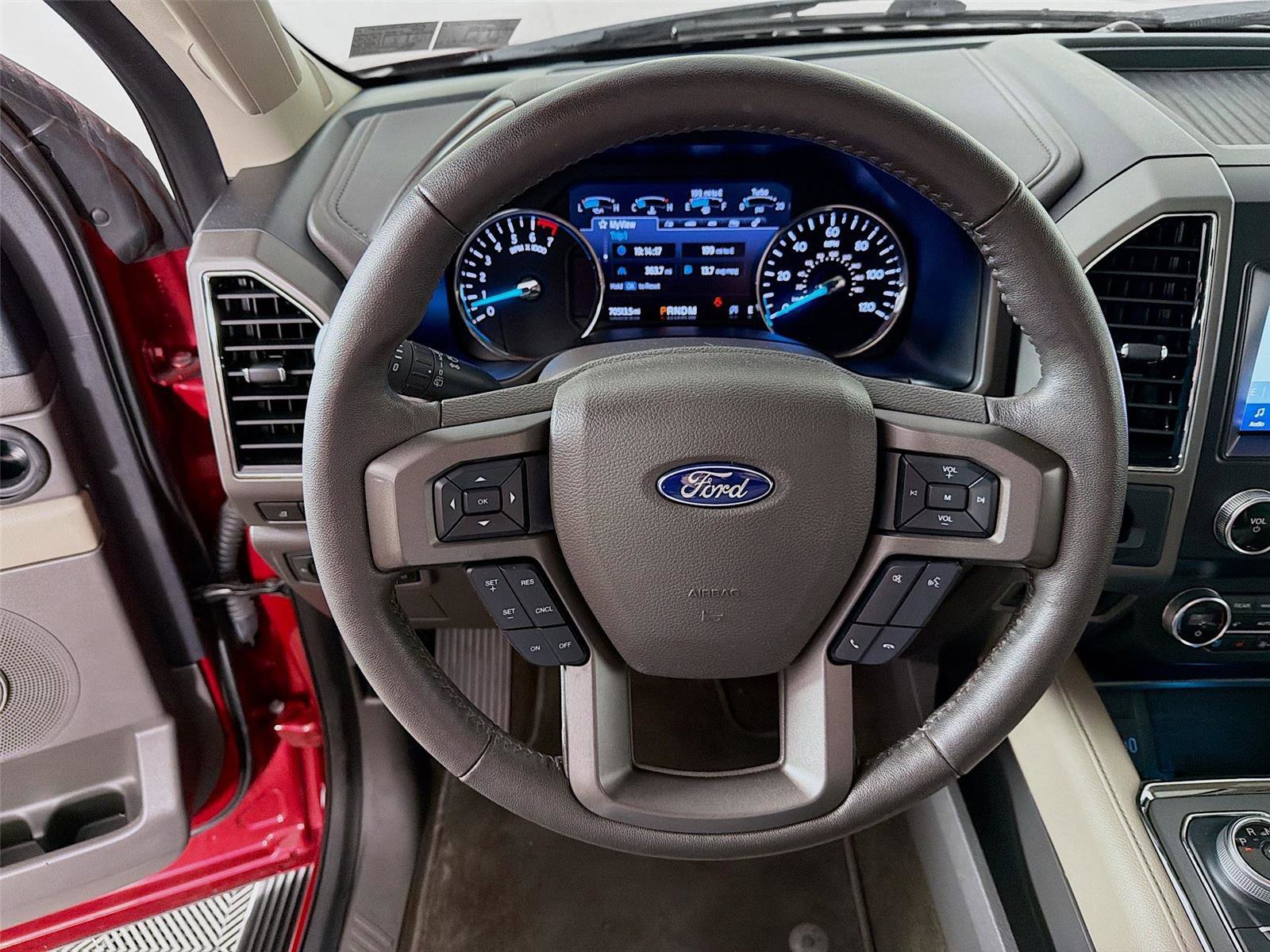 Used 2020 Ford Expedition XLT w/ Equipment Group 202A AWD/4WD image 12