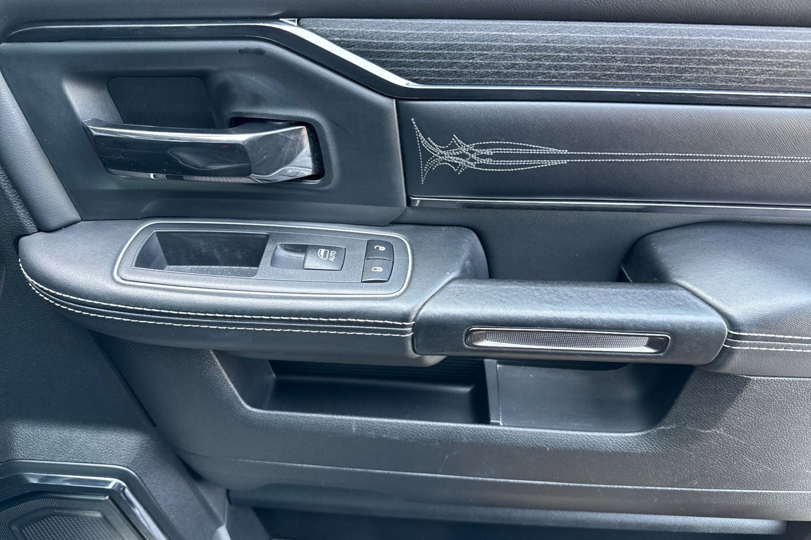 Used 2022 RAM 3500 Limited image 21