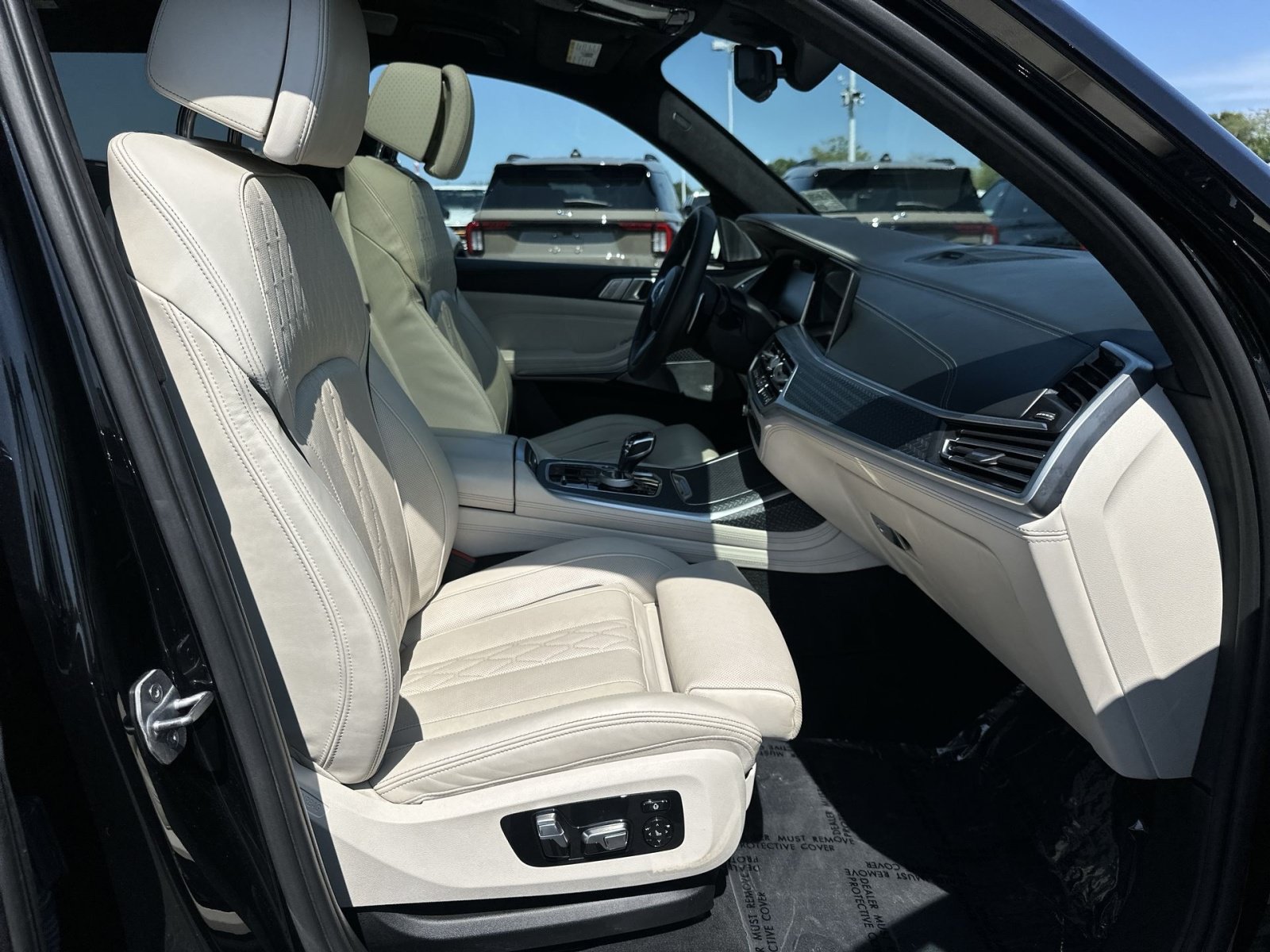 Used 2020 BMW X7 M50i w/ Dynamic Handling Package AWD/4WD image 29
