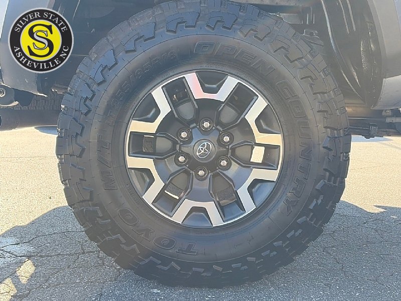 Used 2021 Toyota Tacoma TRD Off-Road image 11