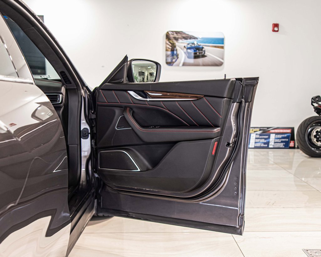 Used 2019 Maserati Levante S GranSport image 43