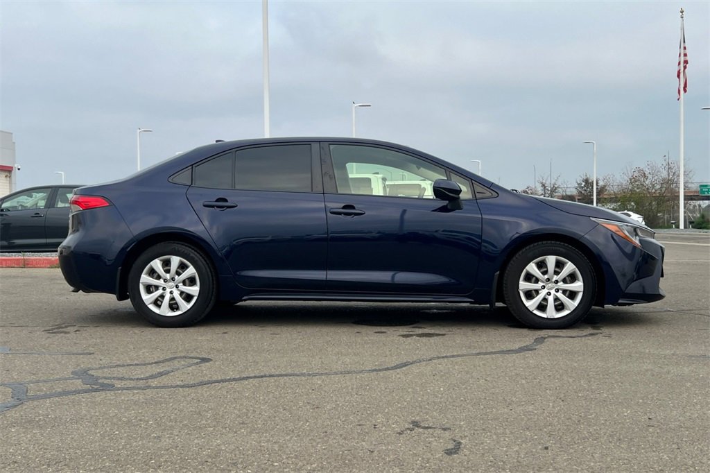 Used 2021 Toyota Corolla LE w/ Carpet Mat Package (TMS) image 3