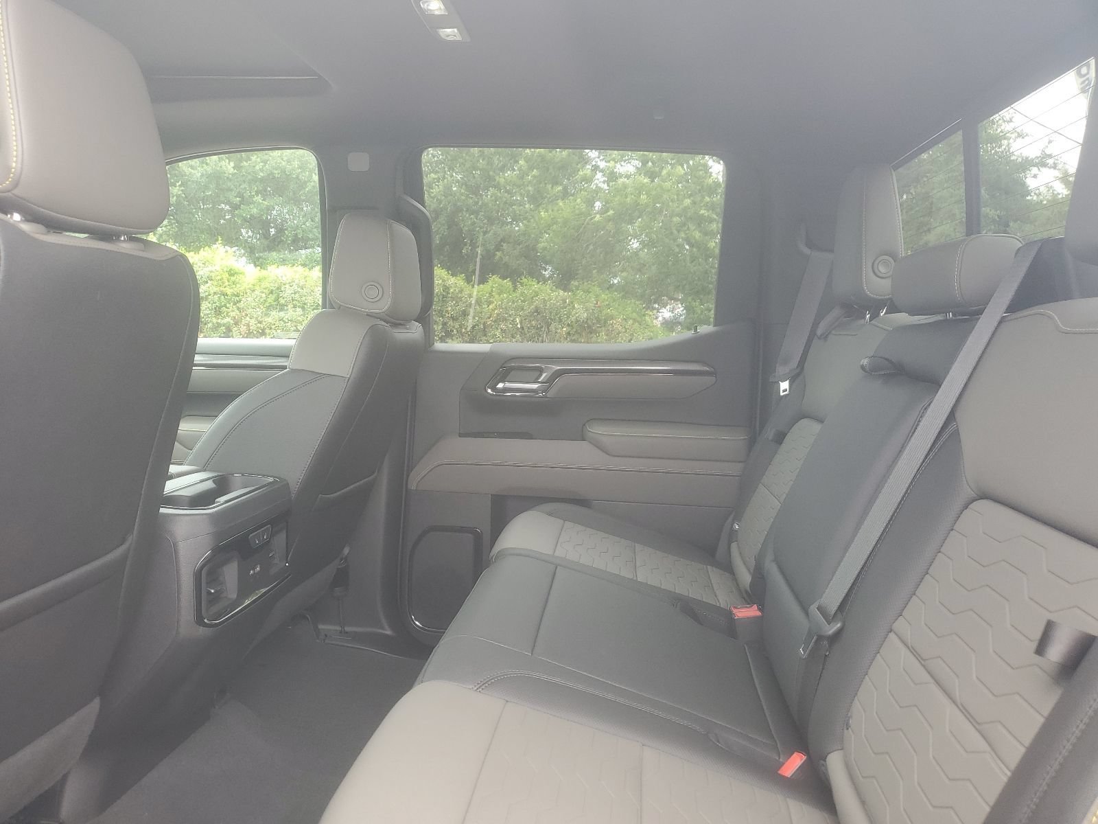 Used 2022 Chevrolet Silverado 1500 ZR2 w/ Technology Package AWD/4WD image 14