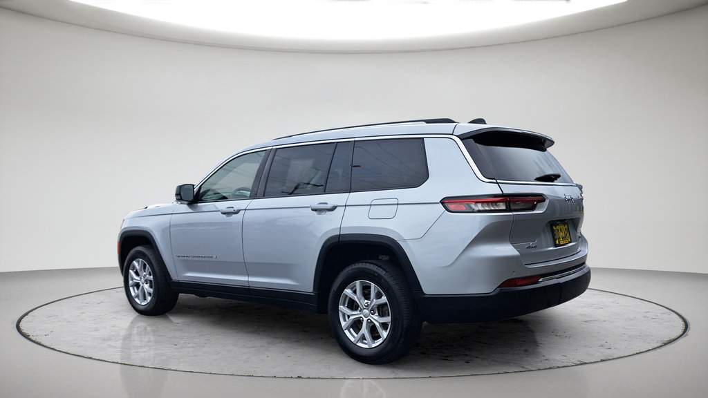 Used 2023 Jeep Grand Cherokee L Limited AWD/4WD image 10