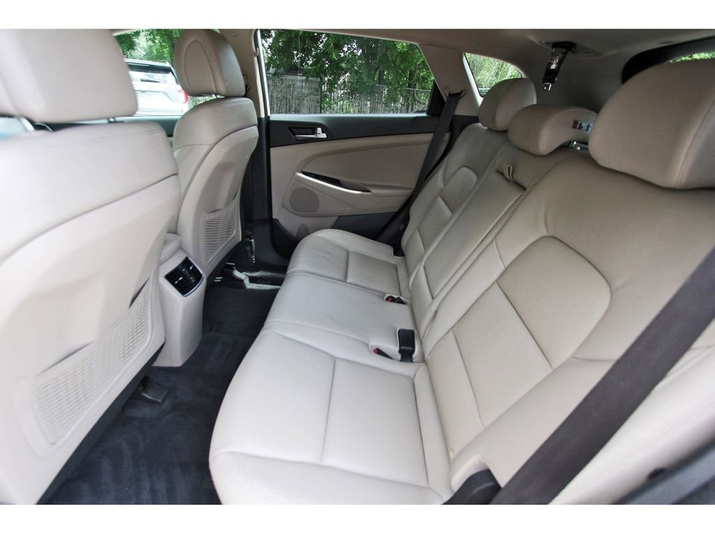 Used 2016 Hyundai Tucson Limited w/ Option Group 03 FWD image 11