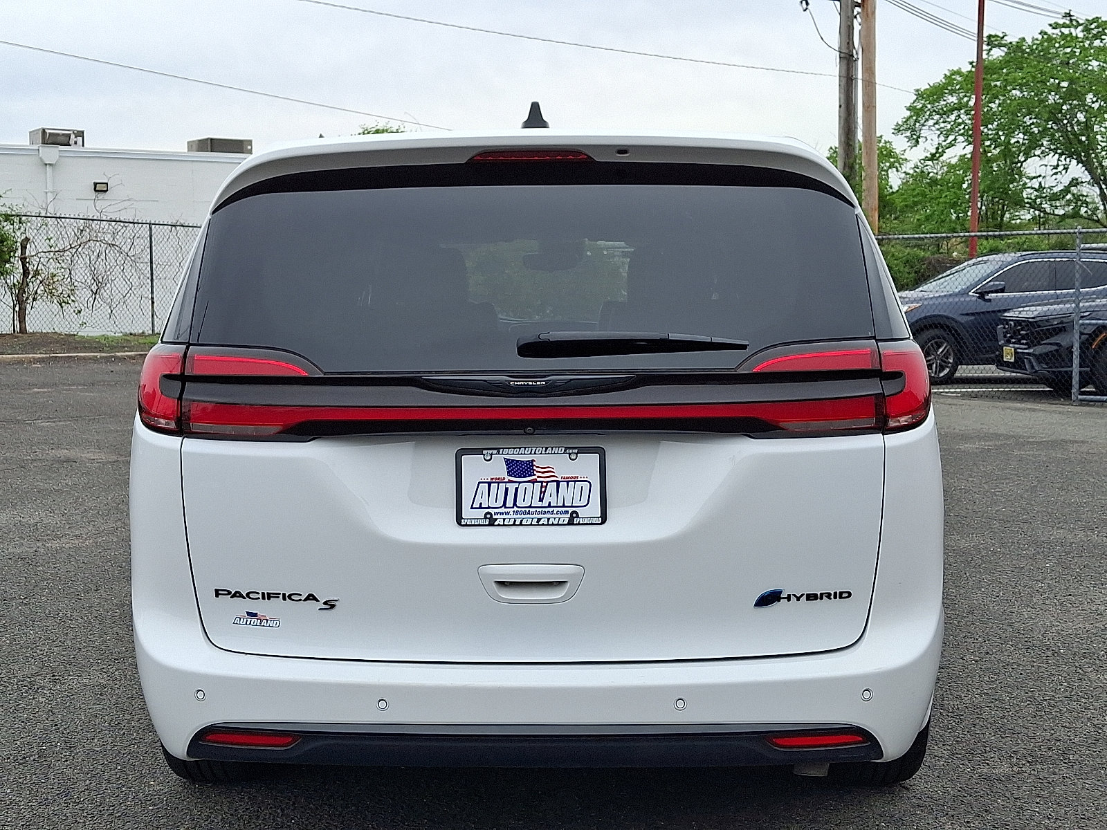Used 2024 Chrysler Pacifica Limited FWD image 6