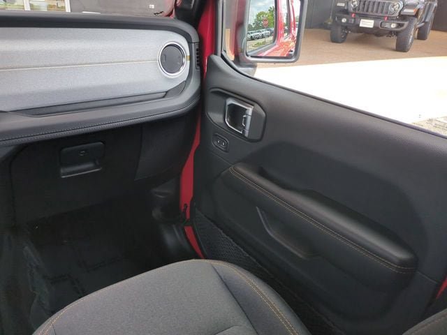 Used 2026 Jeep Wrangler Unlimited Sahara AWD/4WD image 17