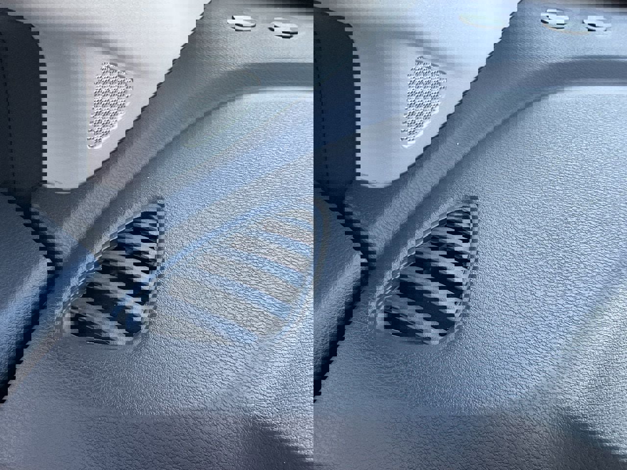 Used 2025 Nissan Versa SV image 25