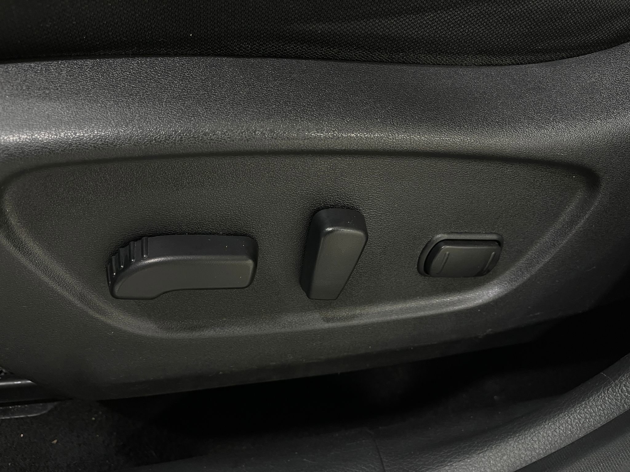 Used 2017 Nissan Rogue SV AWD/4WD image 15
