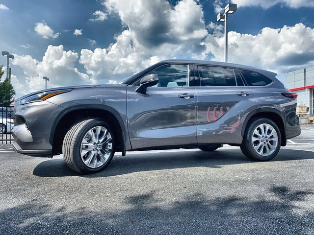 Used 2024 Toyota Highlander Limited AWD/4WD image 5