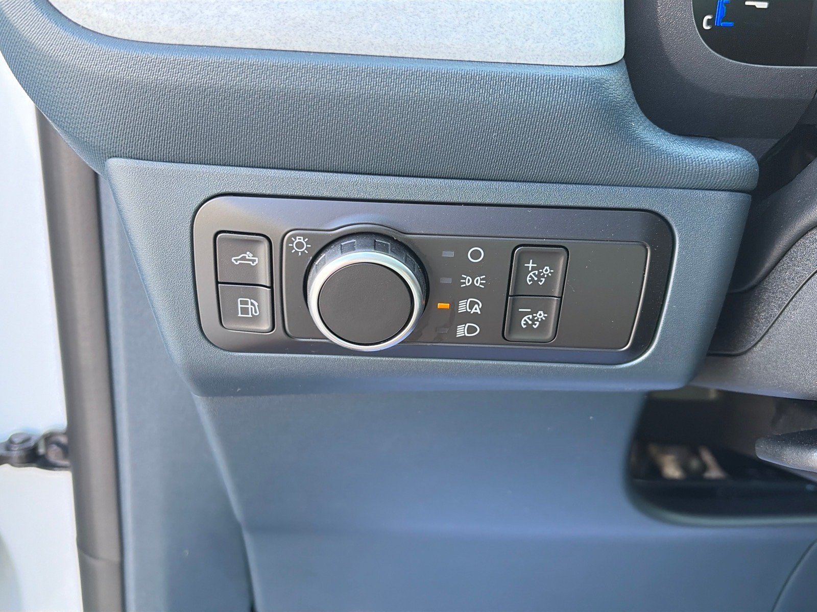 New 2026 Ford Maverick XLT w/ XLT Luxury Package FWD image 15