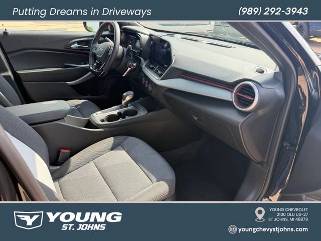 Certified 2024 Chevrolet Trax RS w/ Sunroof Package FWD image 17