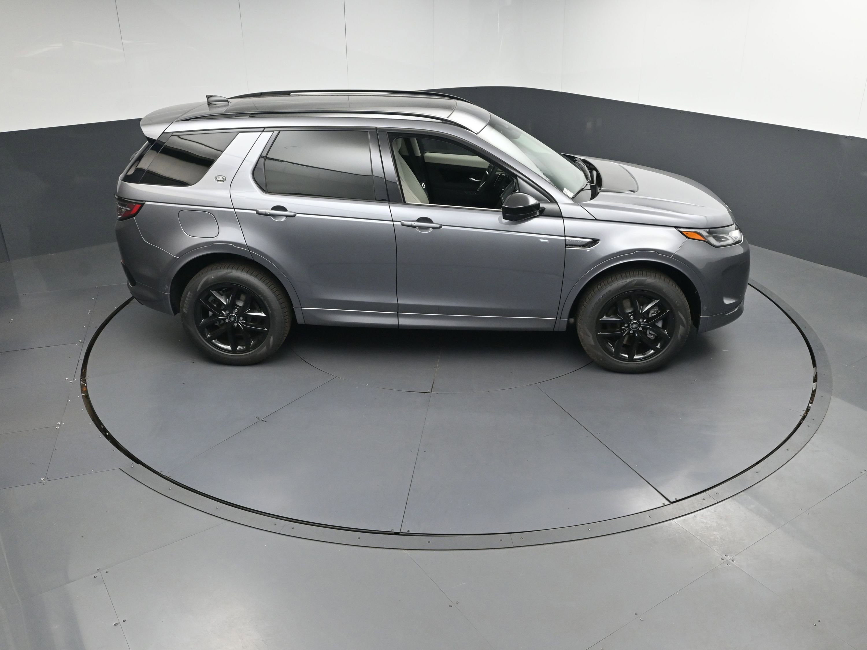 New 2025 Land Rover Discovery Sport S image 35