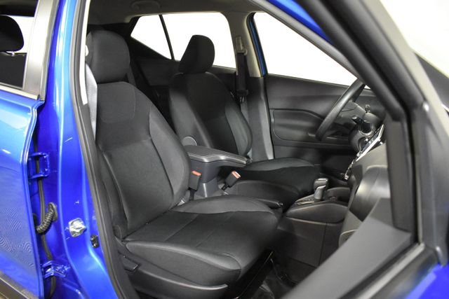 Certified 2025 Nissan Kicks Play S FWD image 31