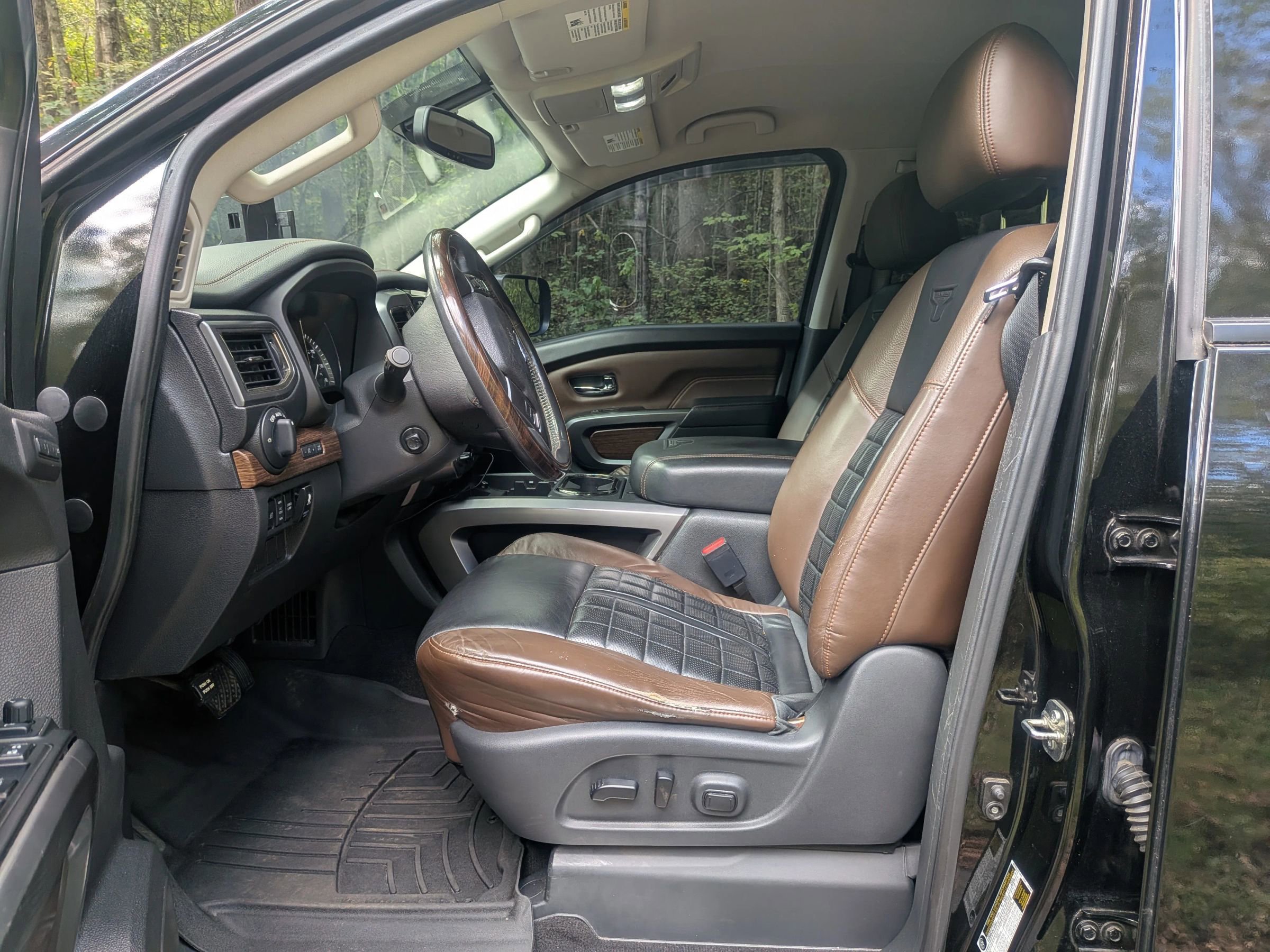 Used 2017 Nissan Titan Platinum Reserve w/ Off-Road Package image 8