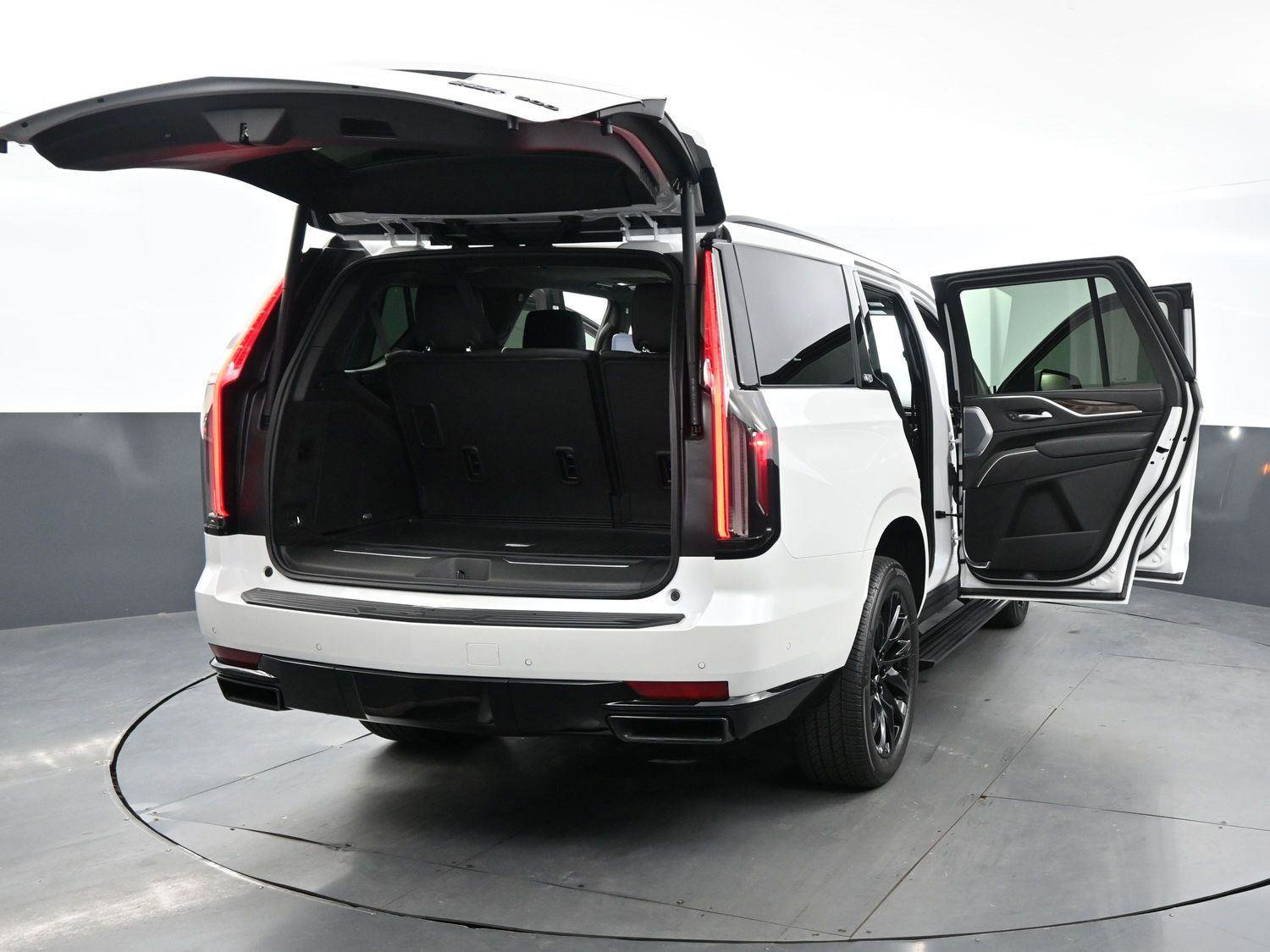 Used 2023 Cadillac Escalade Sport Platinum w/ LPO, ONYX Package AWD/4WD image 51