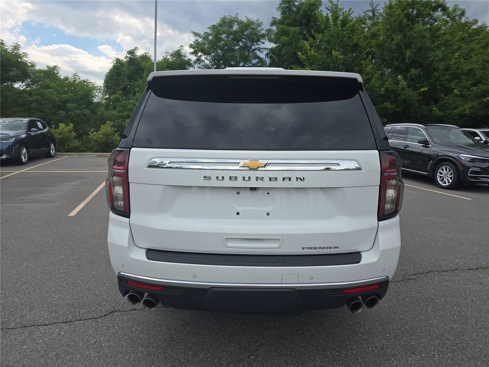Used 2022 Chevrolet Suburban Premier AWD/4WD image 4