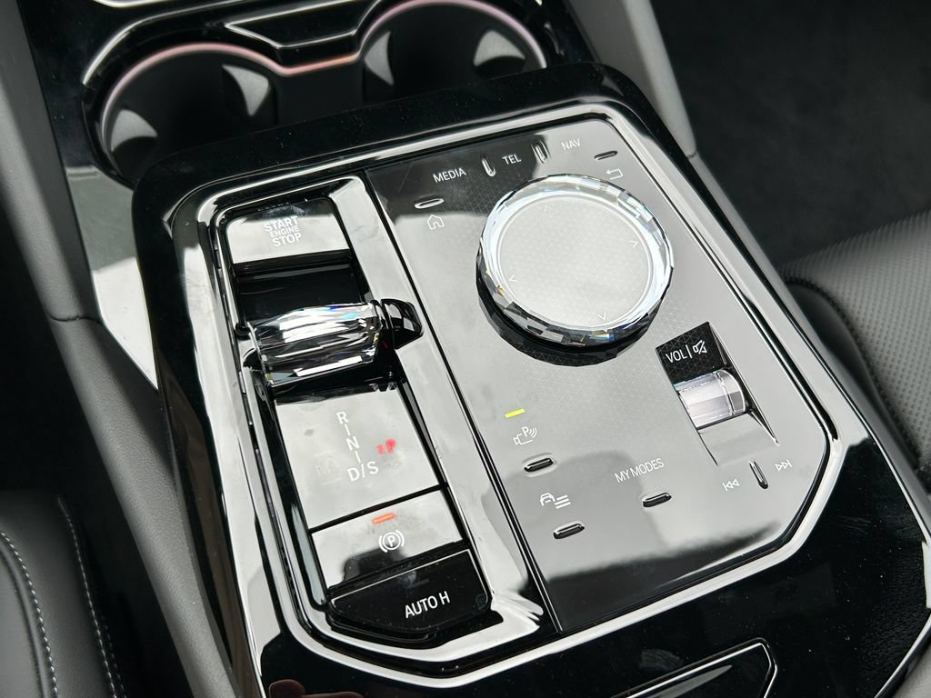 New 2027 BMW 550e xDrive w/ Executive Package AWD/4WD image 28