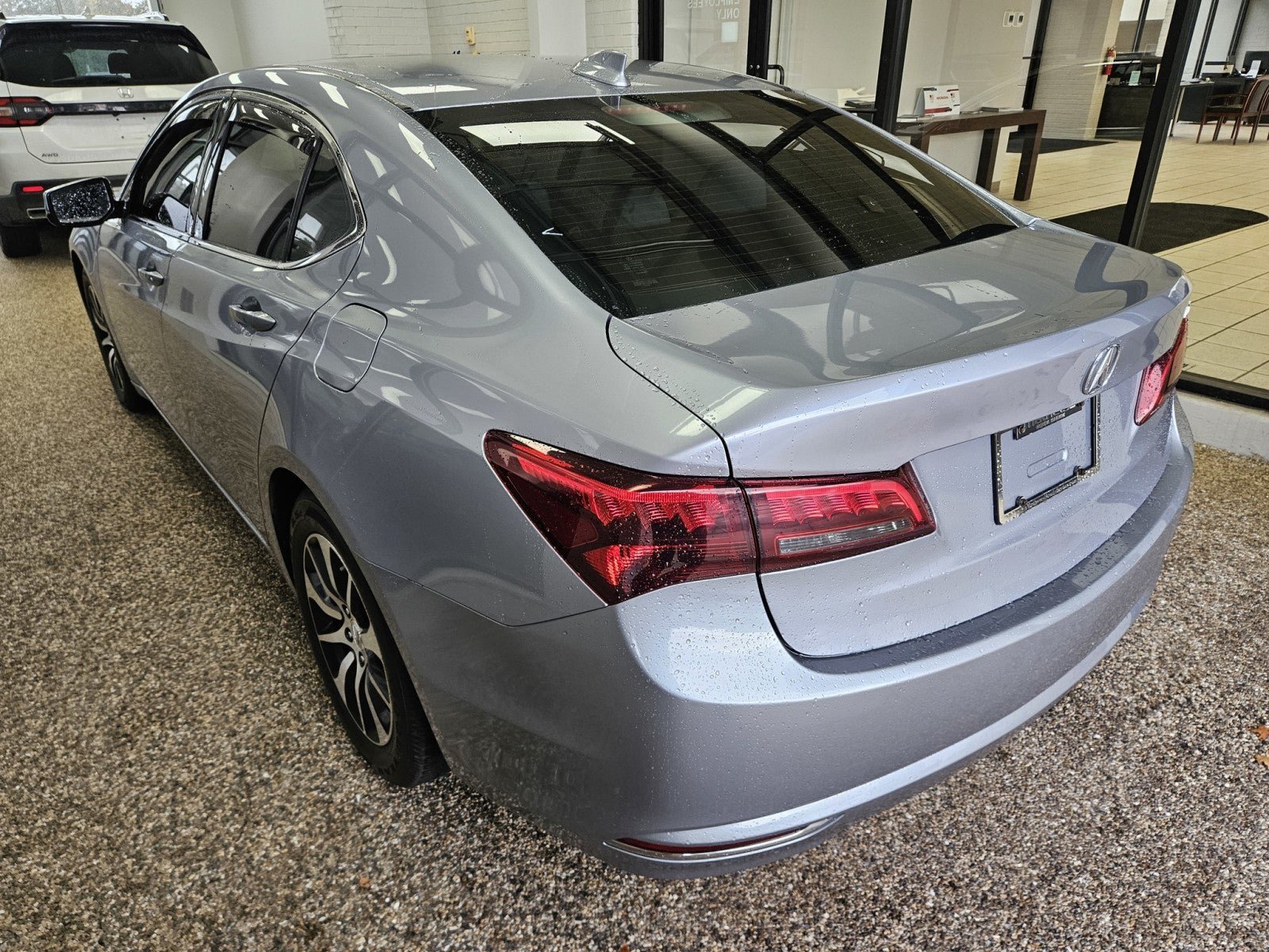 Used 2016 Acura TLX FWD image 4