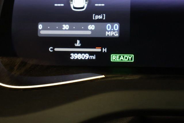 Used 2024 Toyota Venza Limited image 16