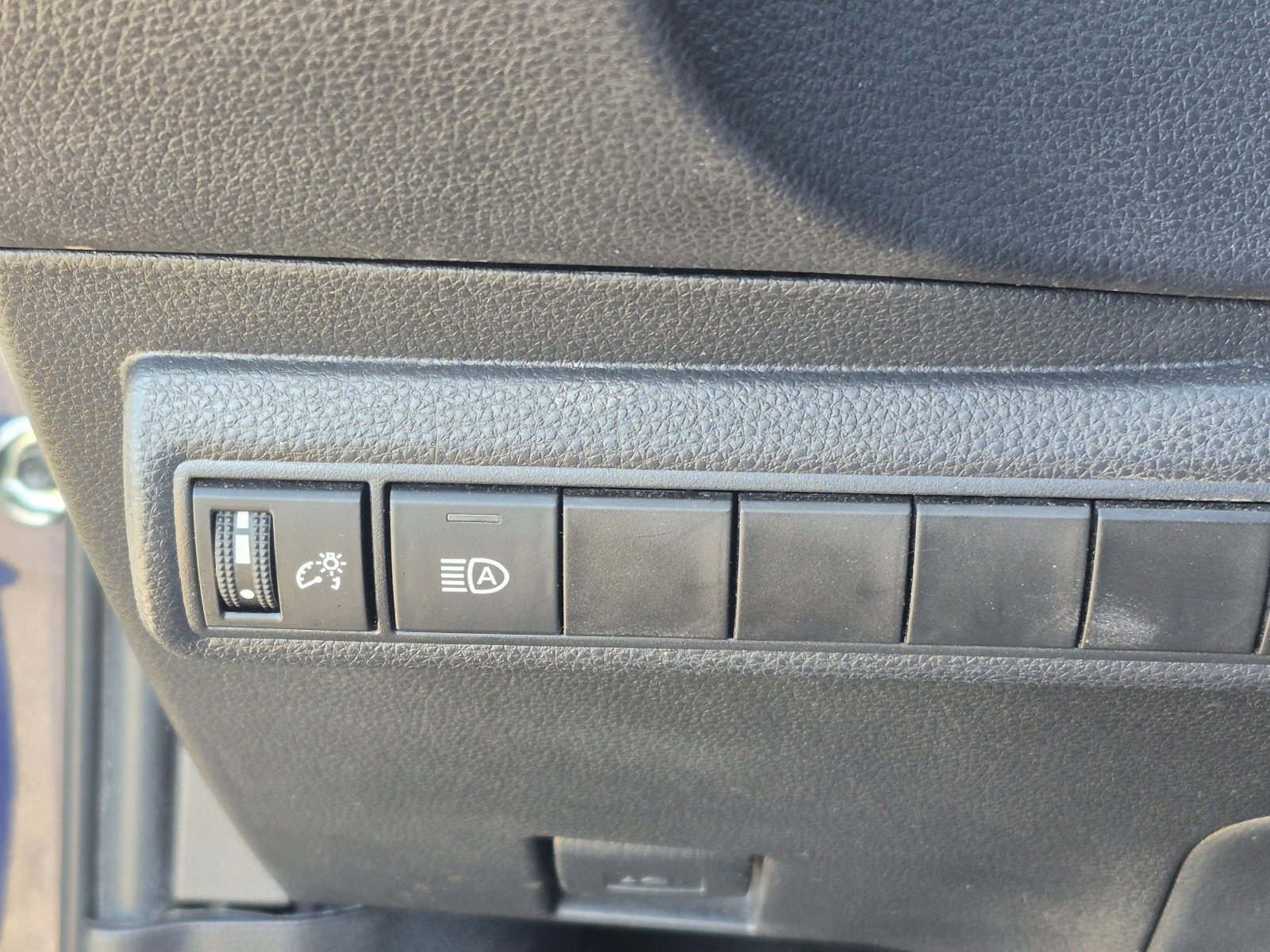 Certified 2024 Toyota Corolla LE image 33