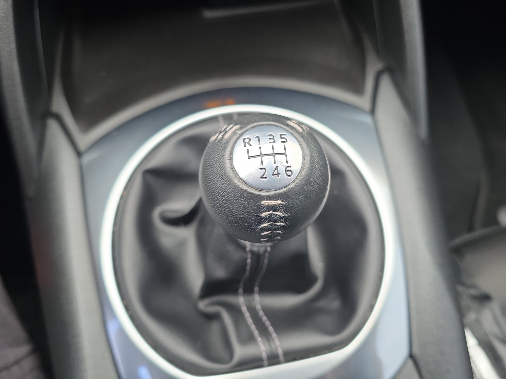 Used 2021 MAZDA MX-5 Miata Sport RWD image 13