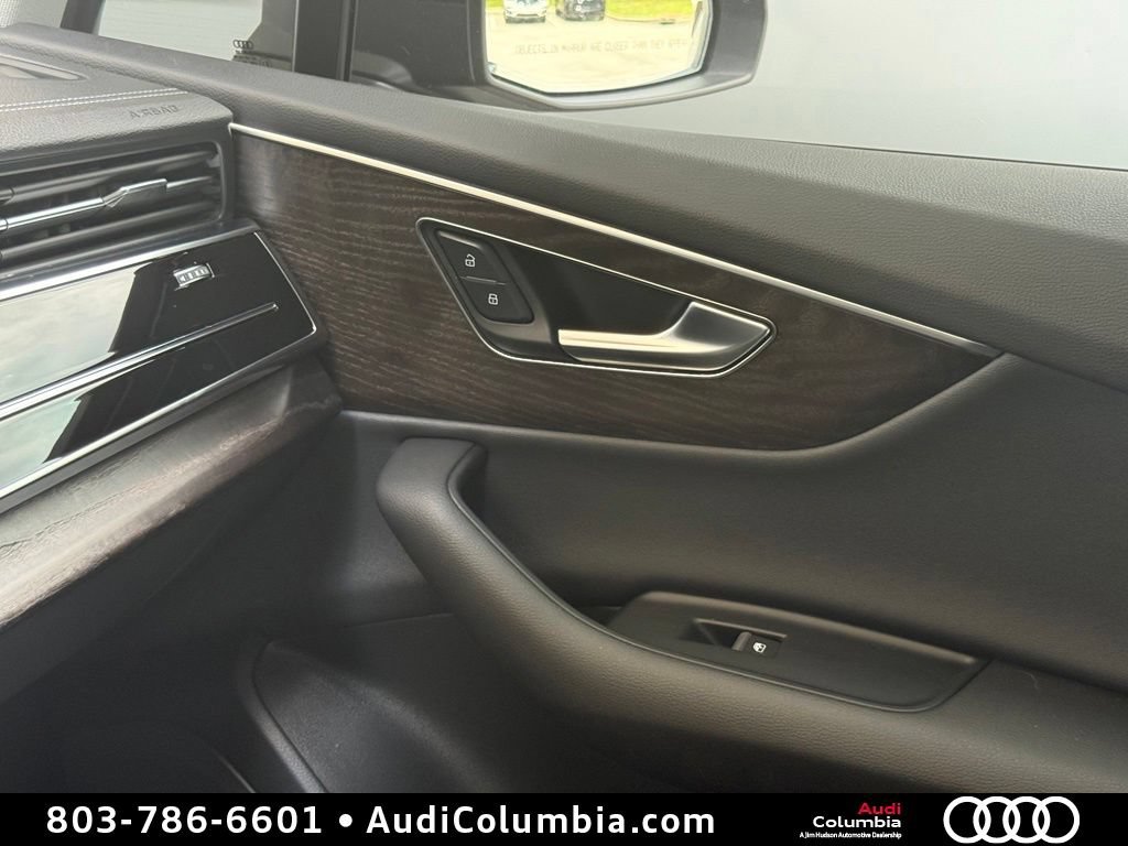 Used 2023 Audi Q7 3.0T Premium w/ Convenience Package AWD/4WD image 35